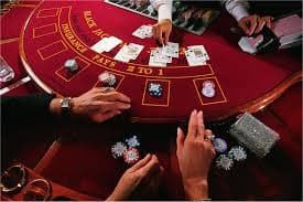 Studio live dealer limercoin dengan multi-kamera profesional dan dealer berpengalaman